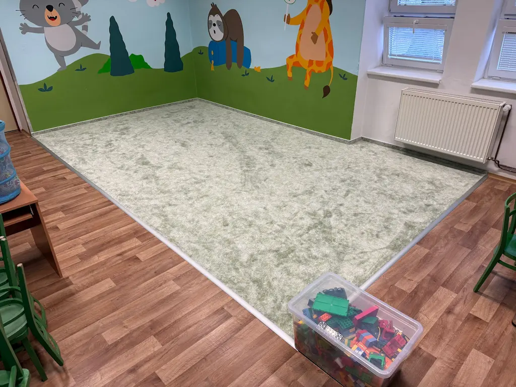 Pokládka koberce MŠ Záboří 4